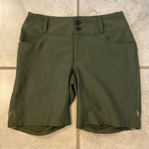 Pearl Izumi Women’s 6 Dri-Fit Shorts High Rise Belt Loops Pockets Athletic